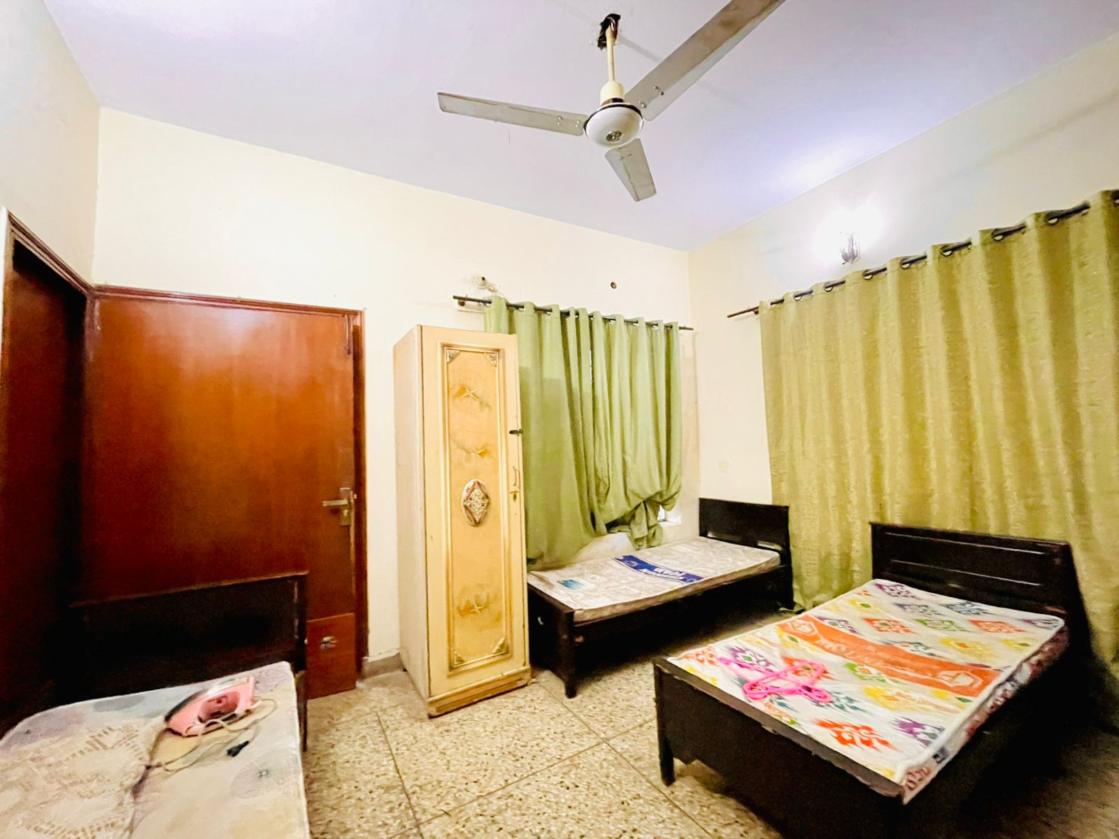 Three Seater Room at Capital Boys Hostel, photo 4